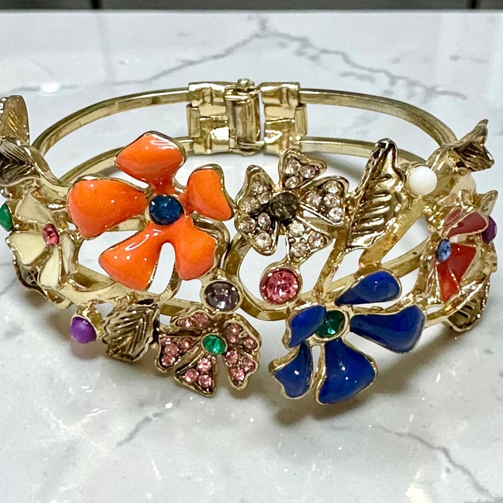 Gold Tone Enamel Rhinestone Floral Hinged Bangle Bracelet